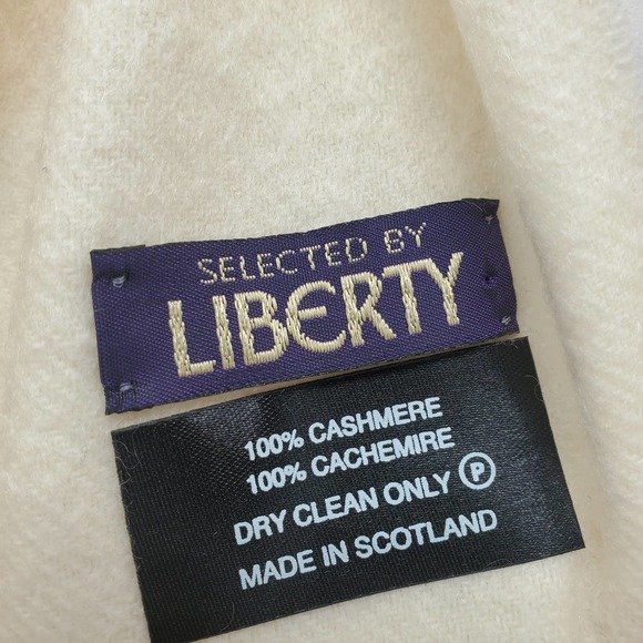 Selected By Liberty 100% Cashmere Ivory Oblong Scarf with Fringe - Picture 3 of 4